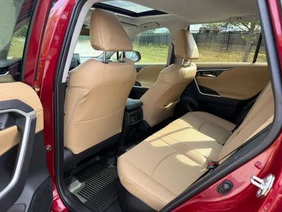 2022 Toyota RAV4 Hybrid - Photo 27