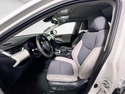 2021 Toyota RAV4 - Photo 12