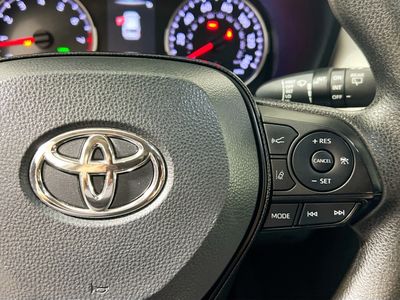 2021 Toyota RAV4 - Photo 17