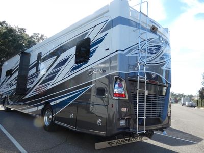 2026 Fleetwood Discovery LXE - Photo 3