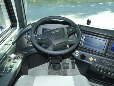 2026 Fleetwood Discovery LXE - Photo 9