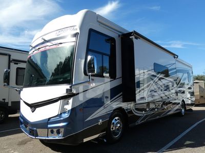 2026 Fleetwood Discovery LXE - Photo 2