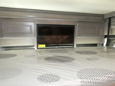 2026 Fleetwood Discovery LXE - Photo 13