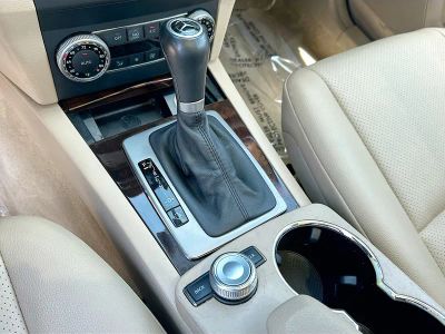 2010 Mercedes-Benz GLK — photo 14 view