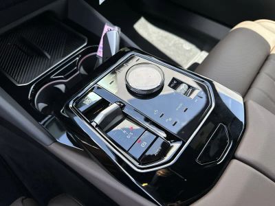 2026 BMW 5 Series — photo 27 view