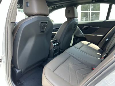 2026 BMW 5 Series — photo 17 view