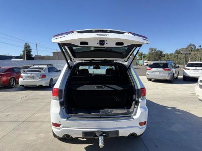 2014 Jeep Grand Cherokee — detail view