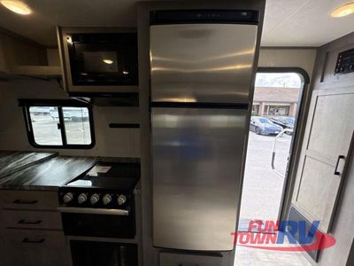2022 Dutchmen RV Kodiak Ultimate - Photo 10