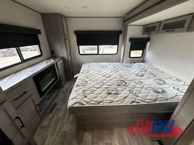 2022 Dutchmen RV Kodiak Ultimate - Photo 17