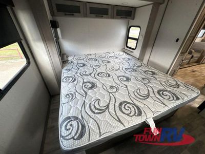 2022 Dutchmen RV Kodiak Ultimate - Photo 18
