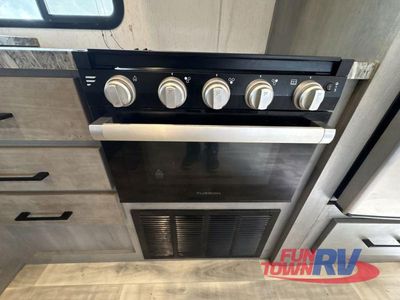2022 Dutchmen RV Kodiak Ultimate - Photo 13