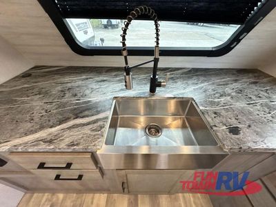 2022 Dutchmen RV Kodiak Ultimate - Photo 11