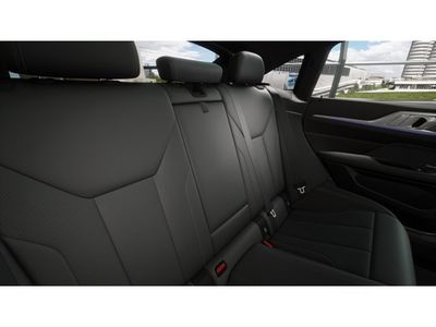 2026 BMW i4 - Photo 12