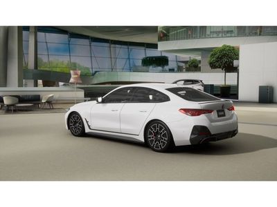 2026 BMW i4 - Photo 2