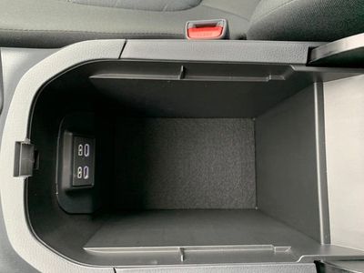 2025 Toyota RAV4 XLE - Photo 26