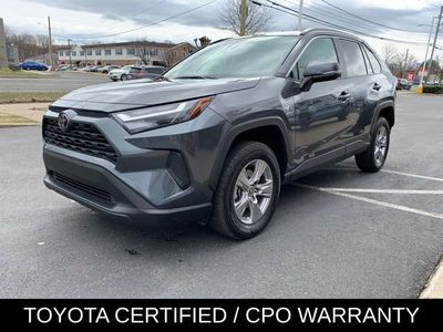 2025 Toyota RAV4 XLE - Photo 9