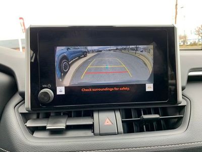 2025 Toyota RAV4 XLE - Photo 23