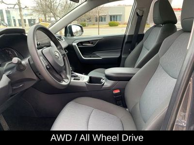 2025 Toyota RAV4 XLE - Photo 15