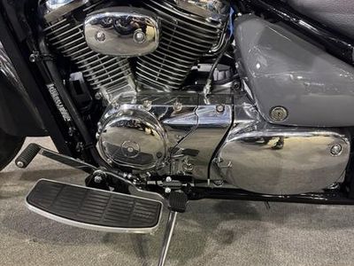 2025 Suzuki Boulevard C50 - Photo 11