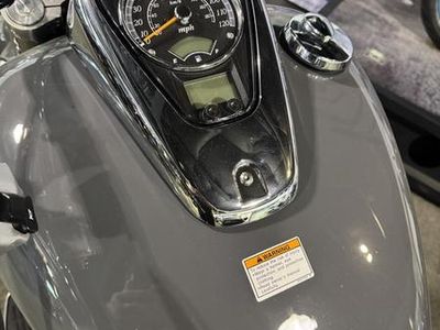 2025 Suzuki Boulevard C50 - Photo 10