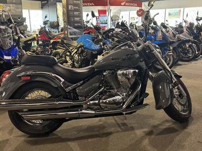 2025 Suzuki Boulevard C50 - Photo 7
