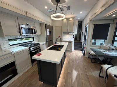 2026 Grand Design Solitude - Photo 8