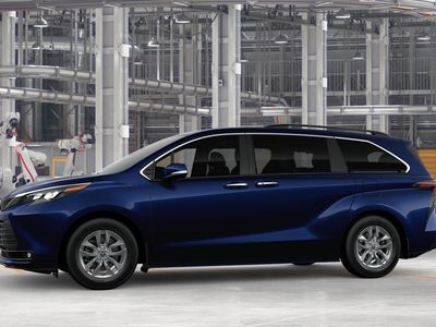 2026 Toyota Sienna - Photo 3