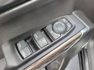 2019 Chevrolet Silverado 1500 — photo 17 view