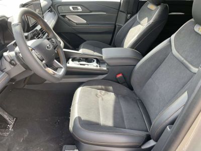 2026 Ford Explorer — photo 13 view