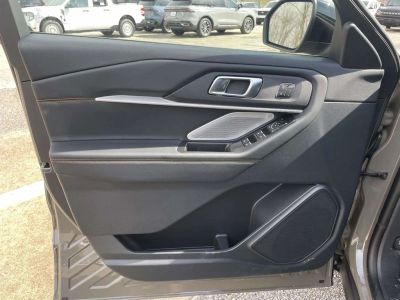 2026 Ford Explorer — photo 15 view