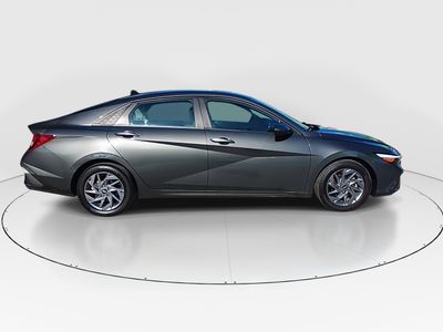 2024 Hyundai Elantra - Photo 8