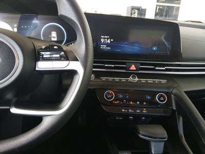 2024 Hyundai Elantra - Photo 19