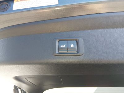 2024 Mitsubishi Outlander Plug-In Hybrid — photo 16 view