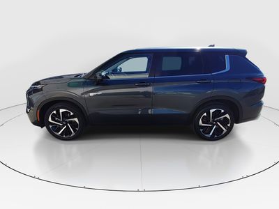 2024 Mitsubishi Outlander Plug-In Hybrid — interior view