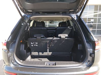2024 Mitsubishi Outlander Plug-In Hybrid — photo 11 view