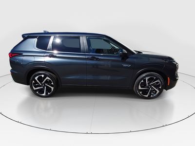 2024 Mitsubishi Outlander Plug-In Hybrid — photo 8 view