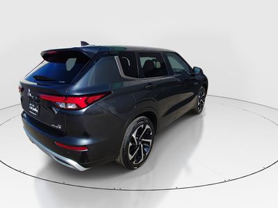 2024 Mitsubishi Outlander Plug-In Hybrid — photo 7 view