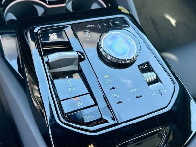 2026 BMW 5 Series — photo 14 view
