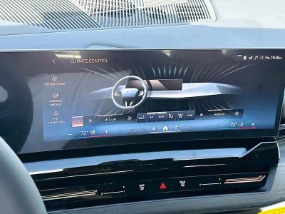 2026 BMW 5 Series — photo 13 view