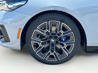 2026 BMW 5 Series — photo 26 view
