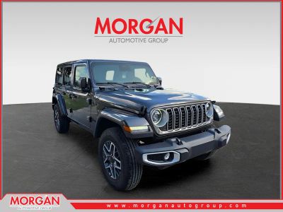 2025 Jeep Wrangler Sahara in Granite Crystal Metallic Clearcoat — front three-quarter view