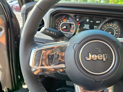 2025 Jeep Wrangler — photo 17 view