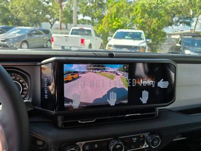 2025 Jeep Wrangler — photo 21 view