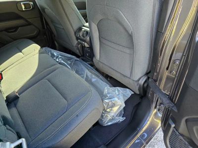2025 Jeep Wrangler — photo 29 view