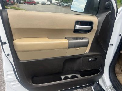 2010 Toyota Sequoia - Photo 16