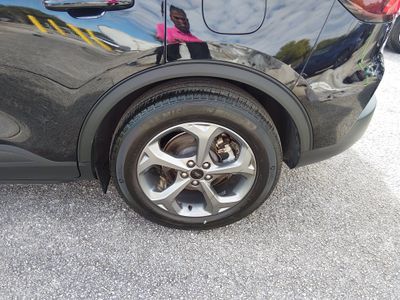 2025 Ford Escape — photo 10 view