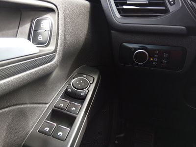 2025 Ford Escape — photo 13 view