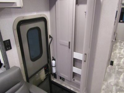 2023 Thor Motor Coach OMNI - Photo 17