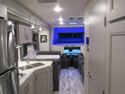 2023 Thor Motor Coach OMNI - Photo 3