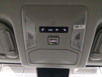 2024 Toyota RAV4 - Photo 19